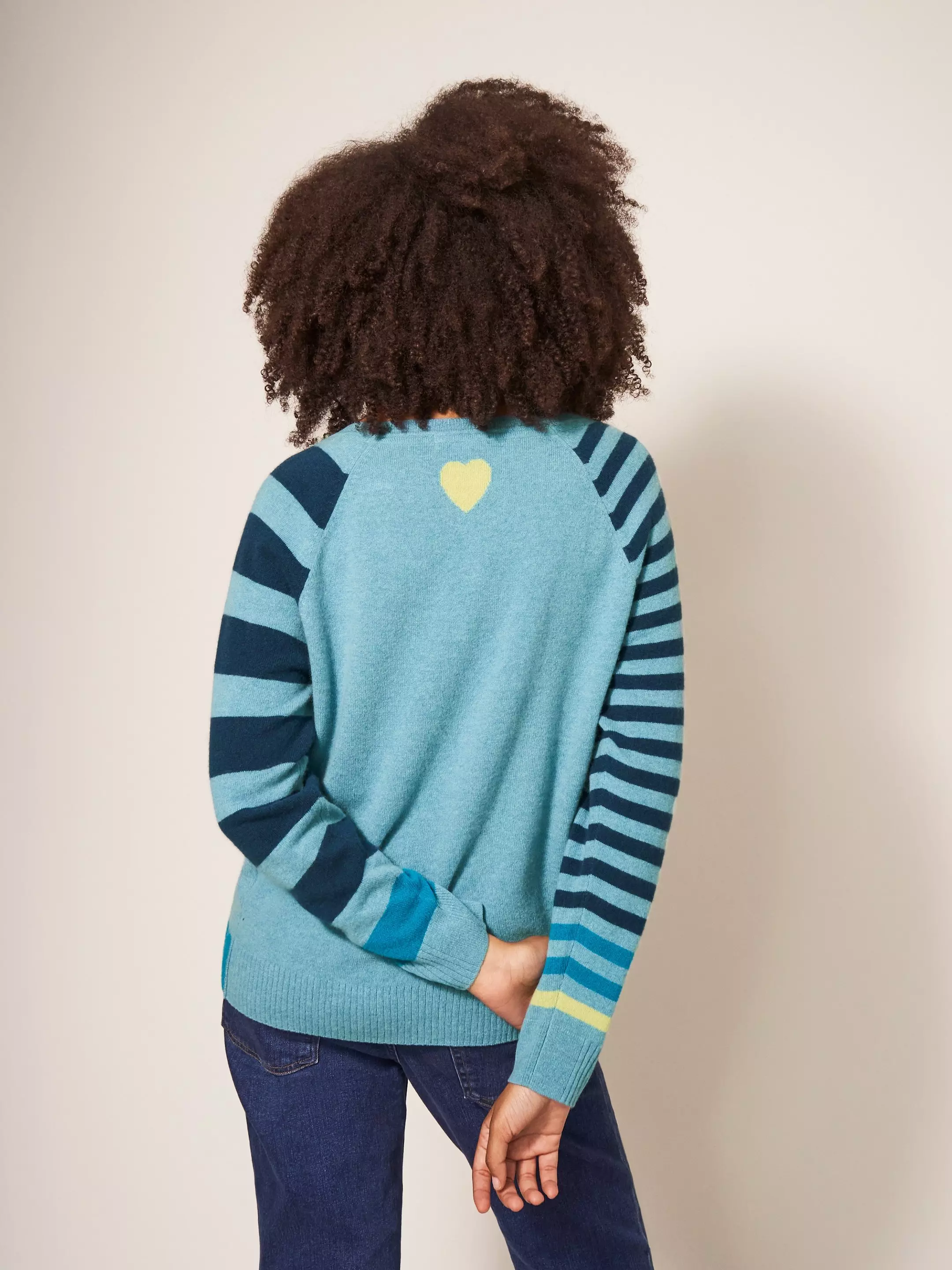 CLARA V NECK CASHMERE JUMPER 5 CLARA V NECK CASHMERE JUMPER