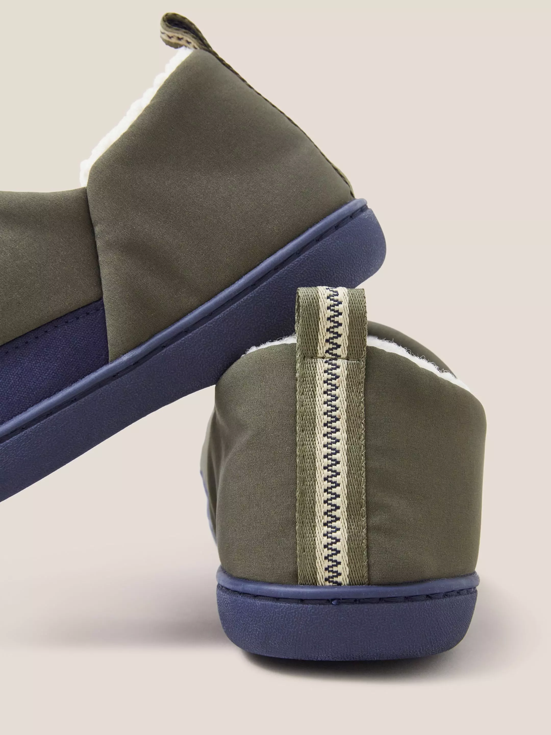 Nylon Puffer Slippers 4 Nylon Puffer Slippers