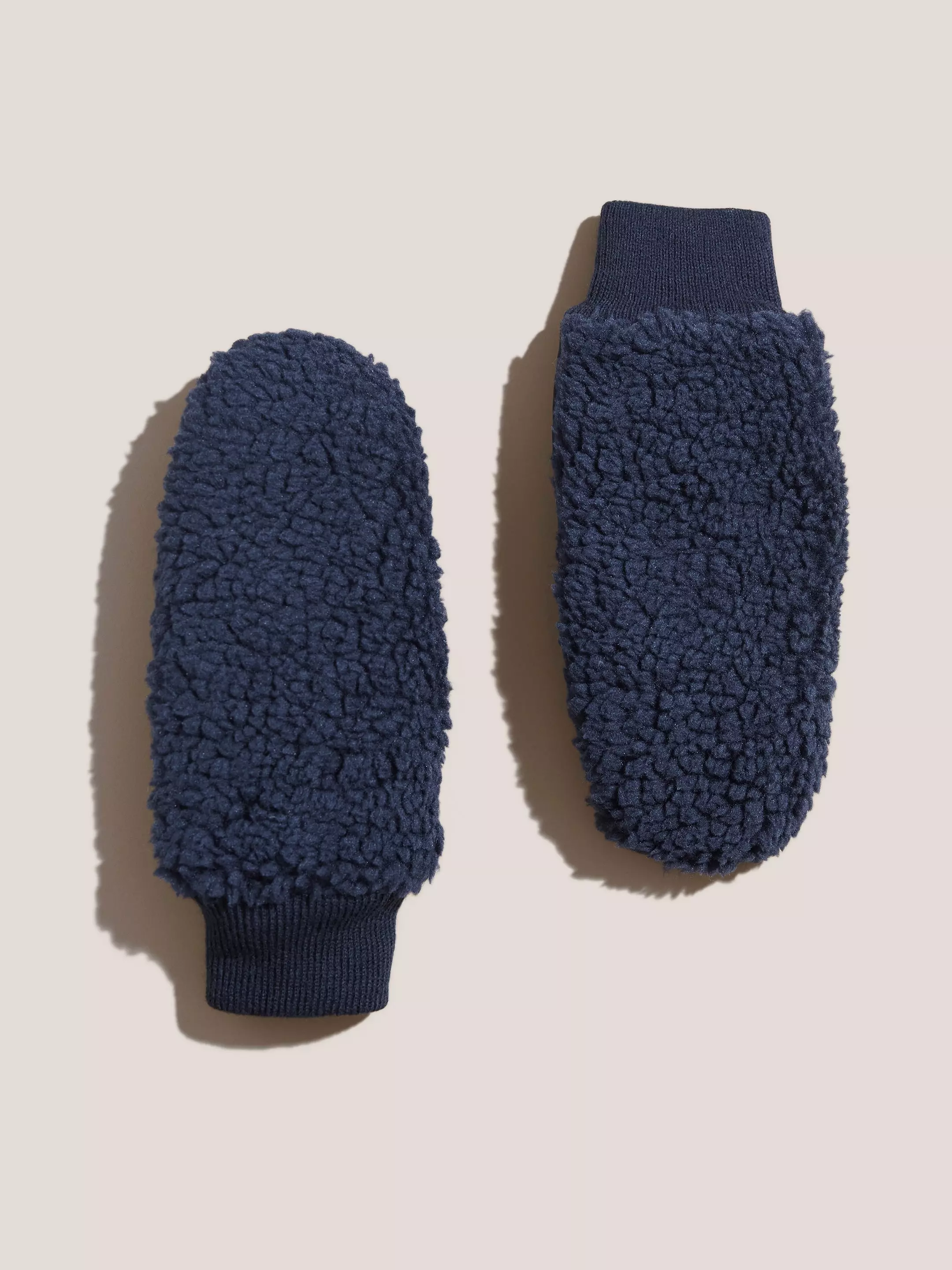 Borg Mittens