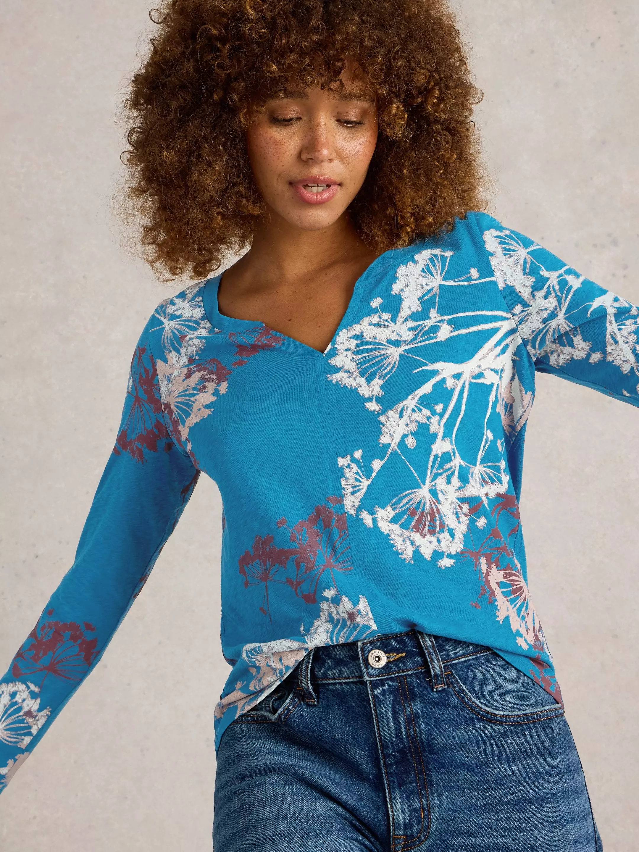 NELLY NECK TEE 4 NELLY NECK TEE