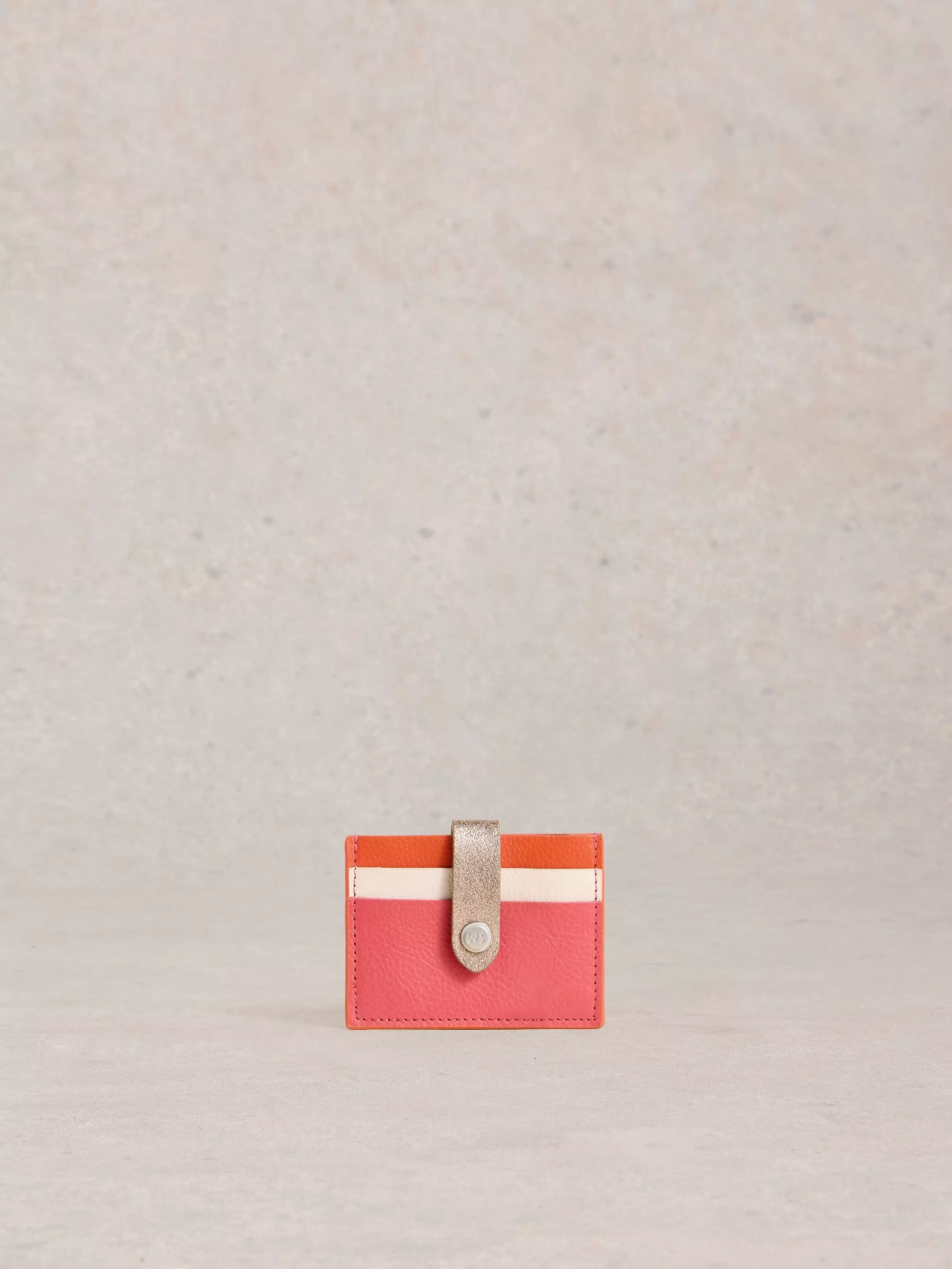 Cari Cardholder