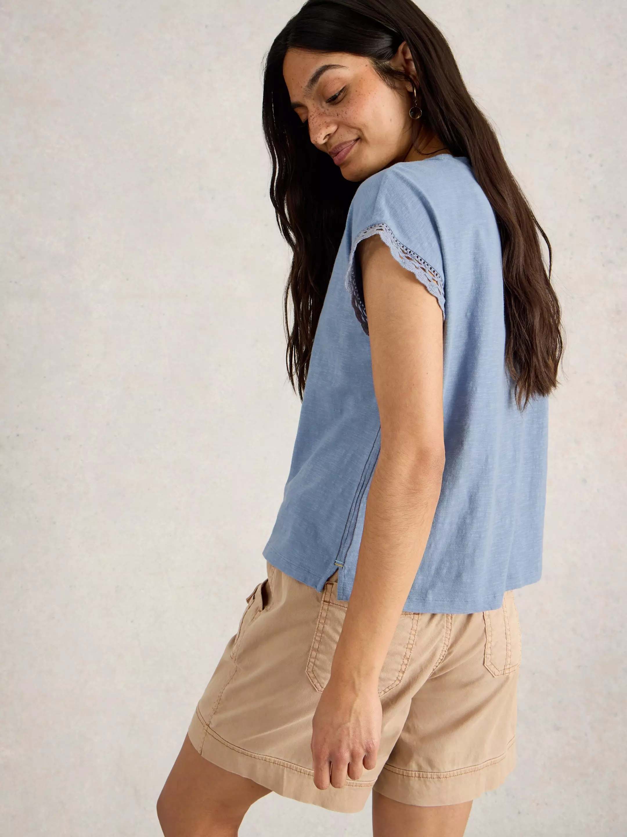 CLAUDIA TRIM TEE 5 CLAUDIA TRIM TEE