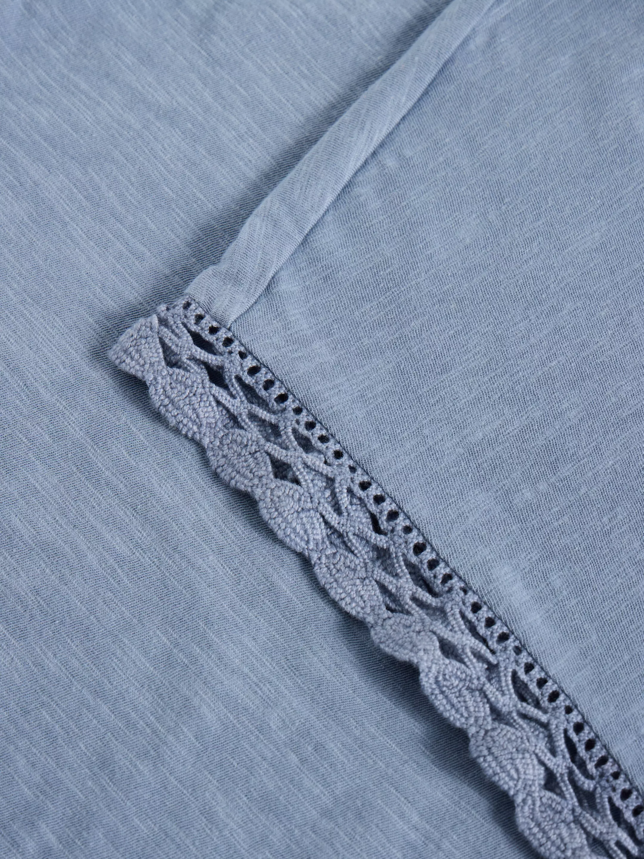 CLAUDIA TRIM TEE 7 CLAUDIA TRIM TEE