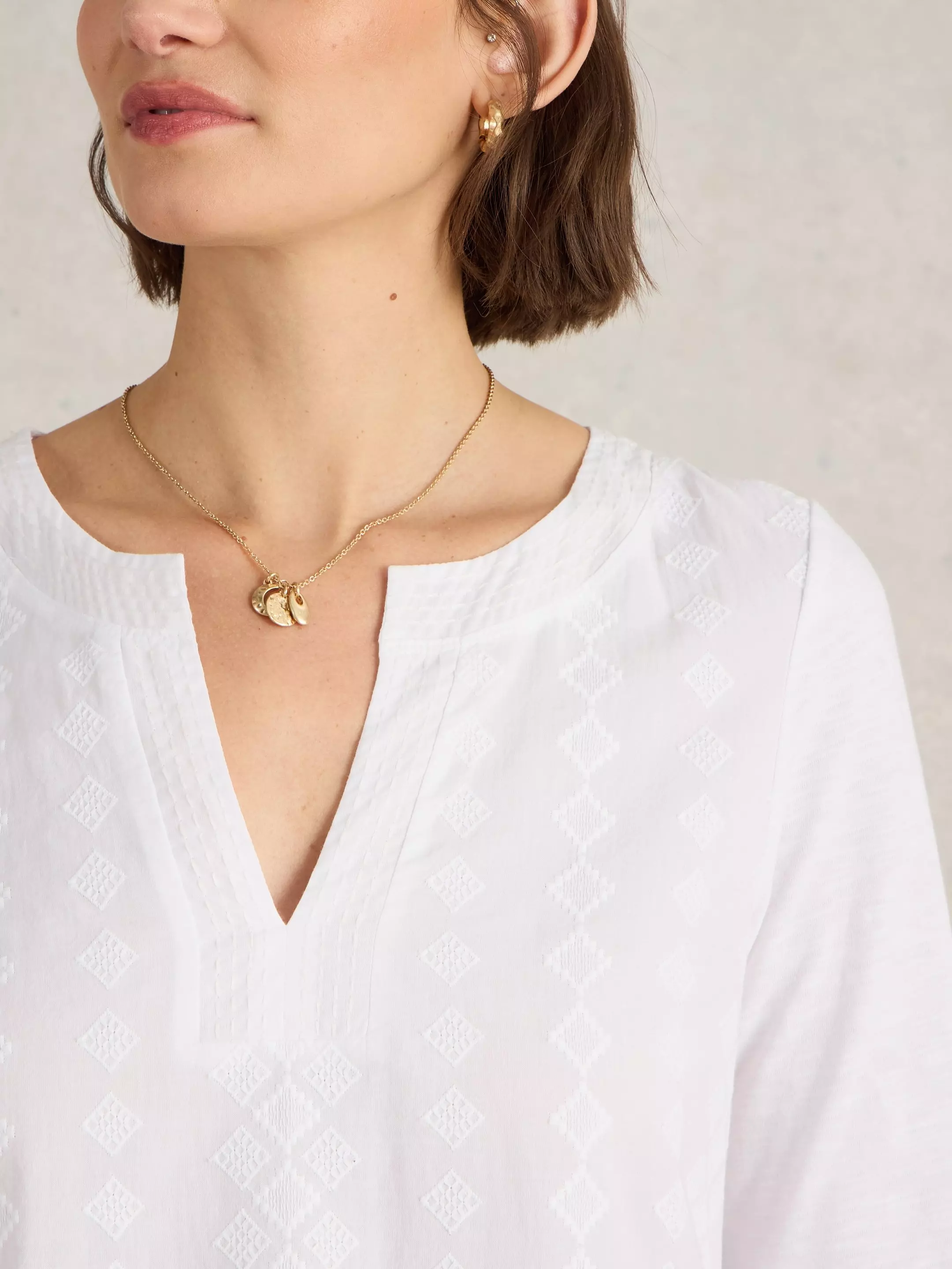 WEAVER NOTCH NECK TOP 4 WEAVER NOTCH NECK TOP