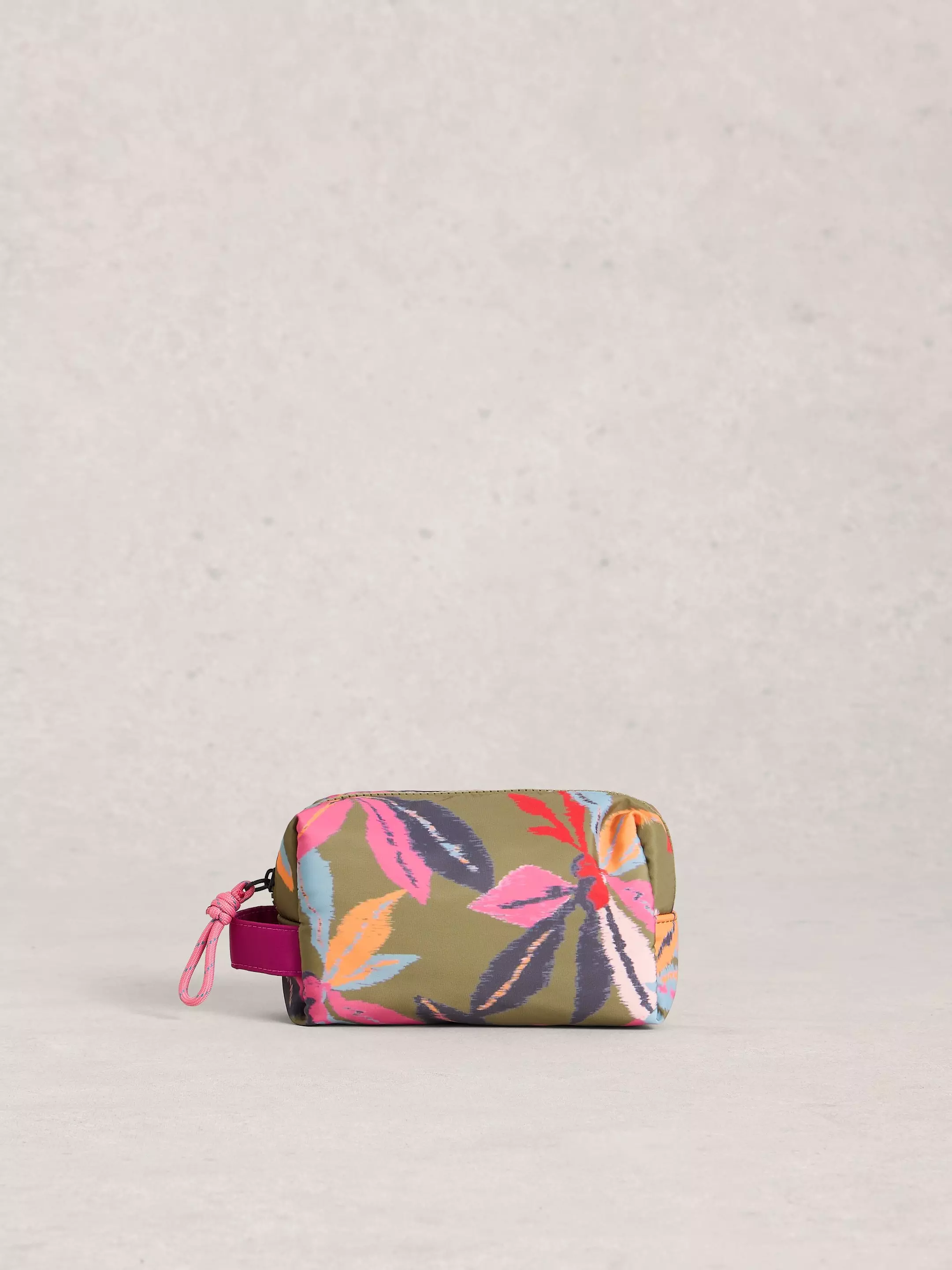 Printed Meadow Toiletry