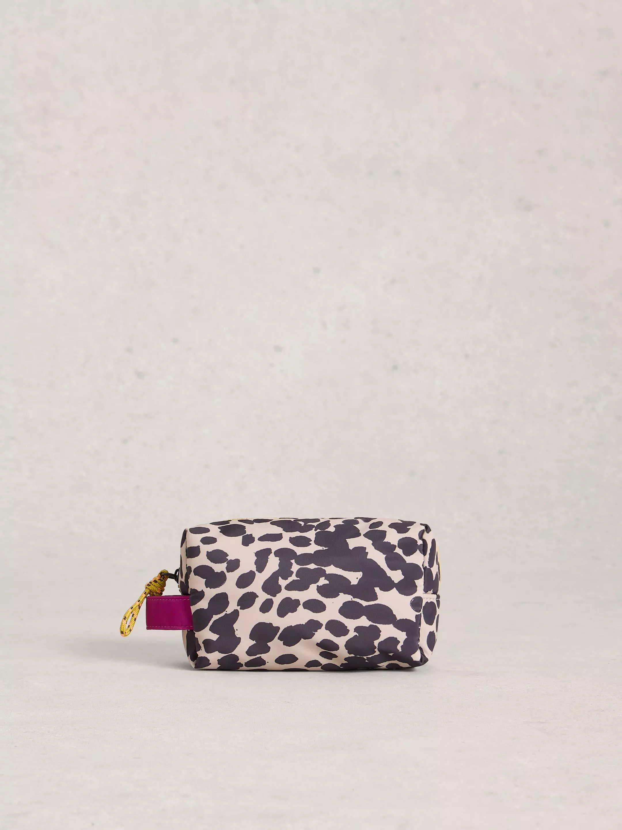 Printed Meadow Toiletry