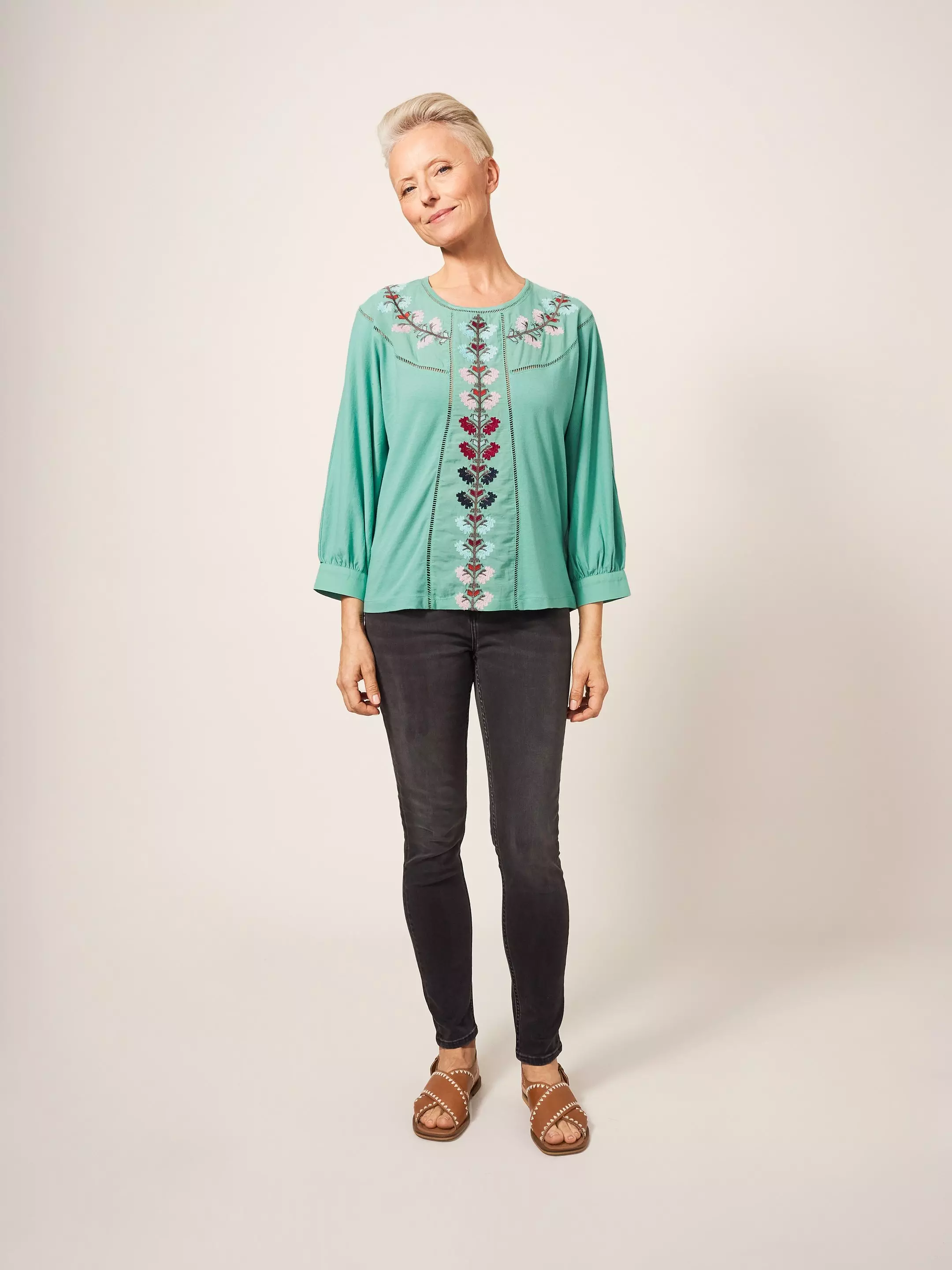 MOLLIE EMBROIDERED TOP