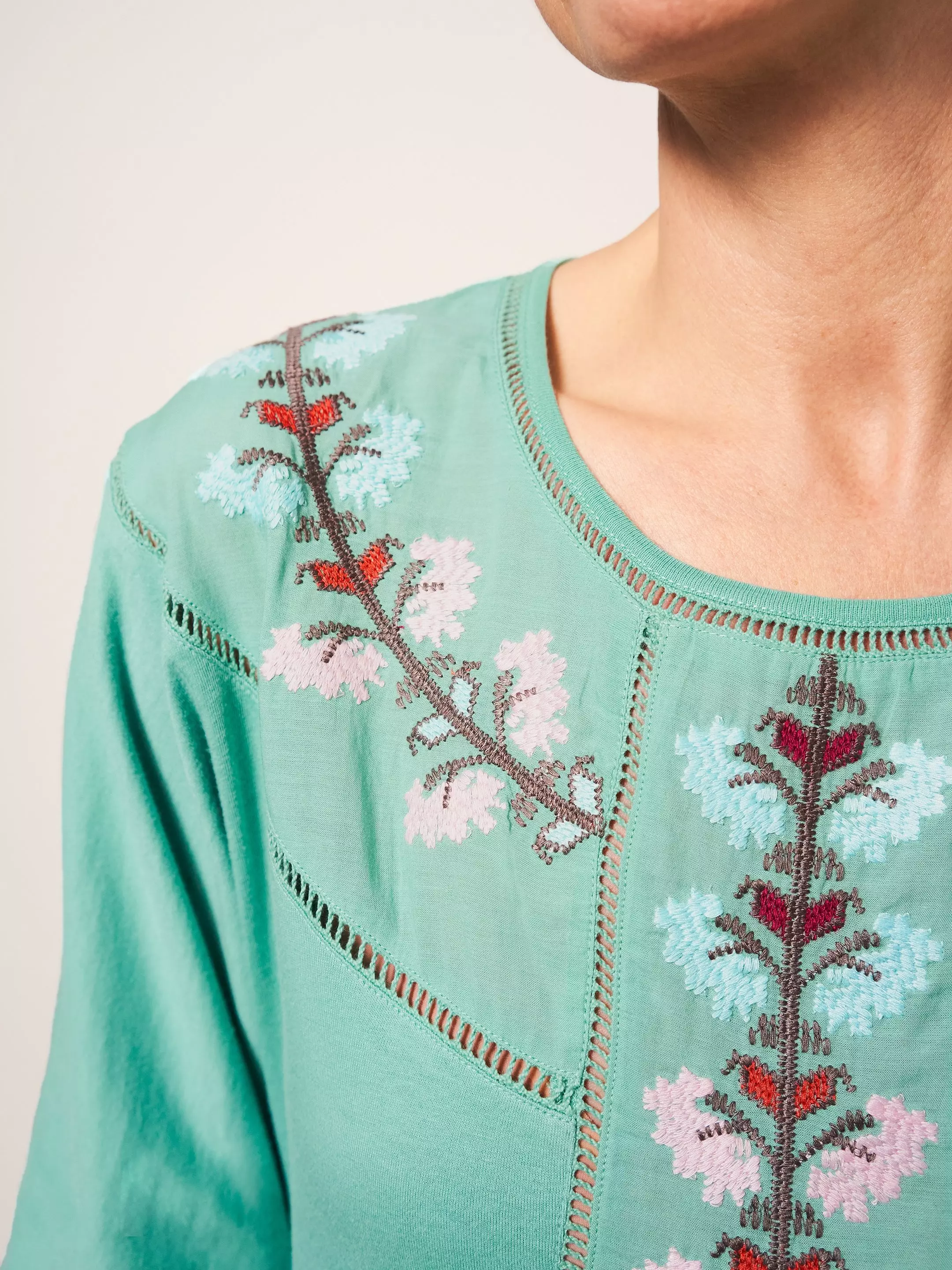 MOLLIE EMBROIDERED TOP 4 MOLLIE EMBROIDERED TOP