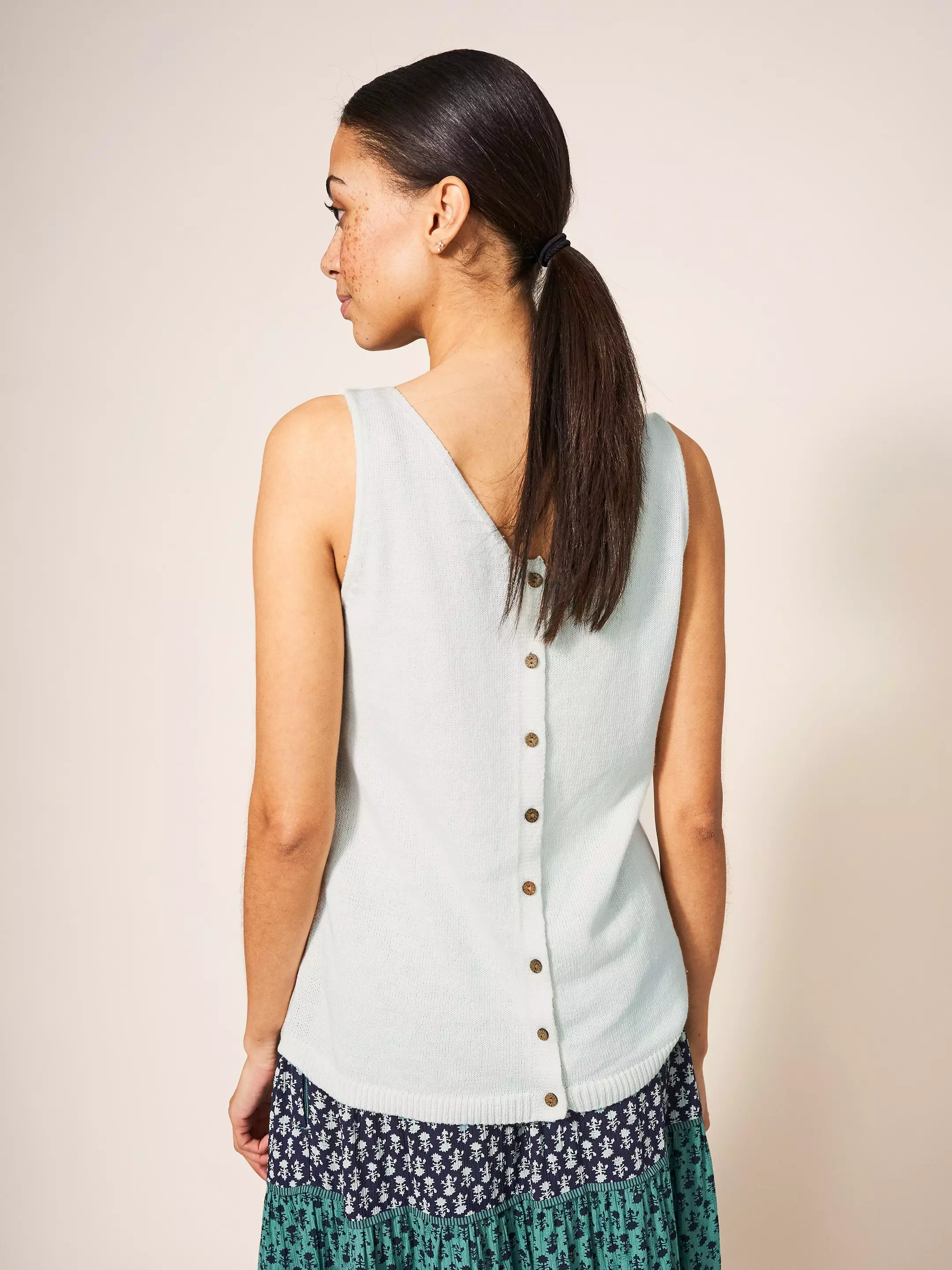 DAISY KNITTED VEST 5 DAISY KNITTED VEST