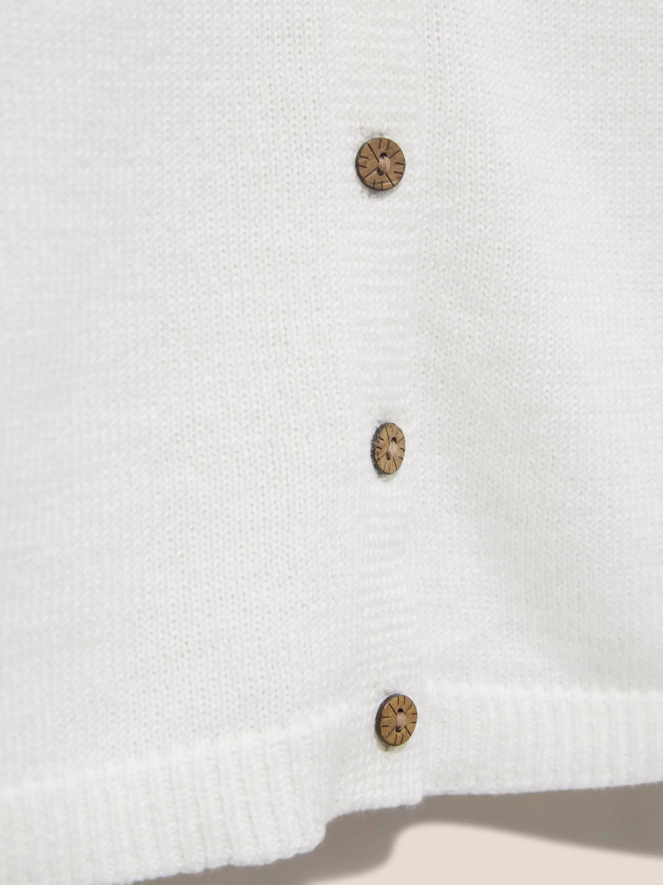 DAISY KNITTED VEST 7 DAISY KNITTED VEST